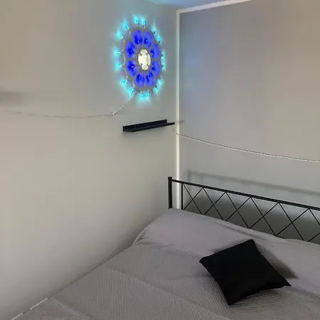 Illumina House 3 *
